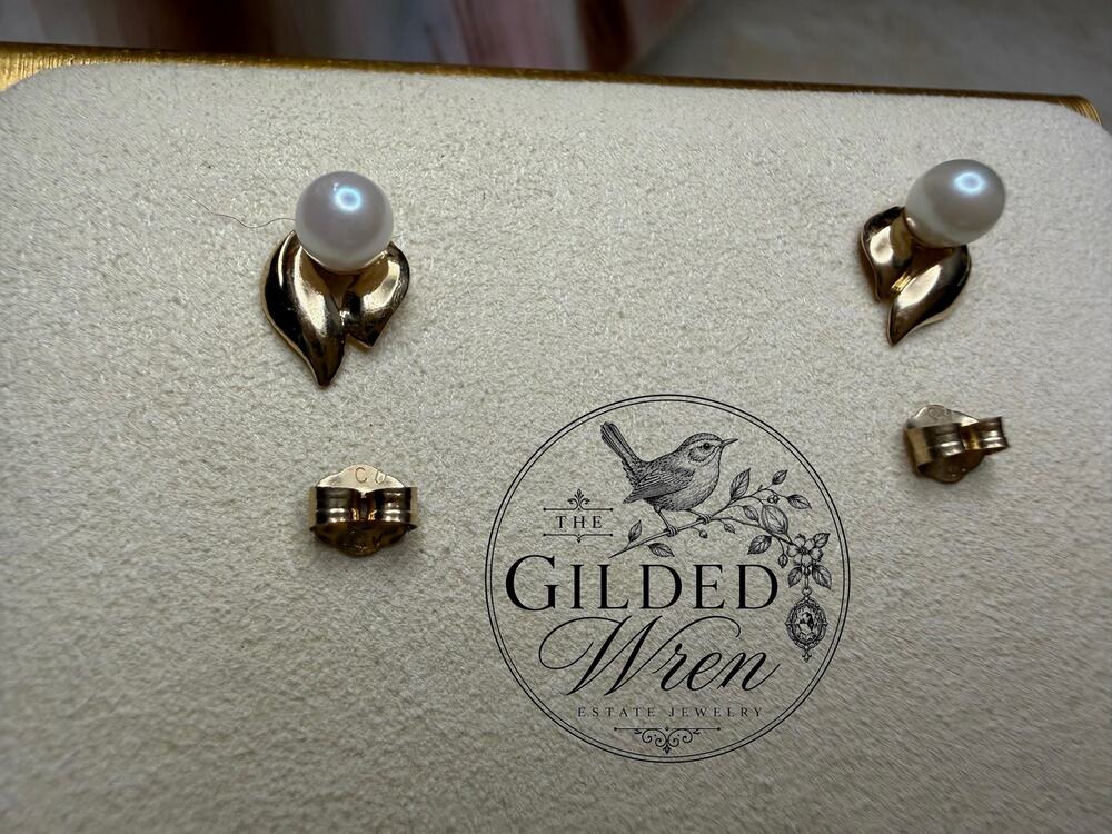 Vintage 14K Gold Cultured Pearl Leaf Stud Earrings 4.5mm Pearl Butterfly Backs